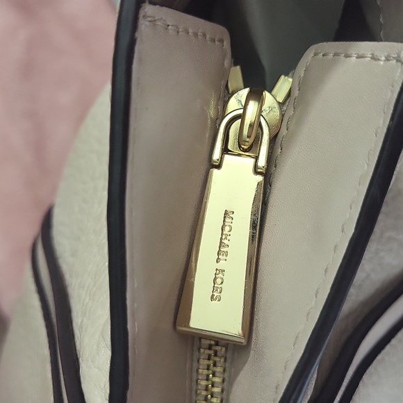 Michael Kors tan leather shoulder bag Whitney Pebble Leather Tote - Picture 15 of 16